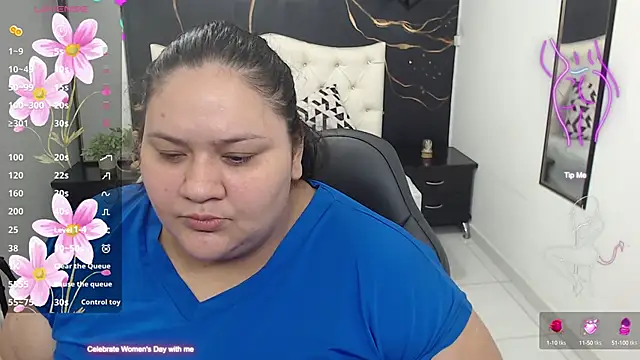 Snapshot of Aaliyah11 chatting on 03-11-25, 02:54 Aaliyah11 online show from 03-11-25, 02:54