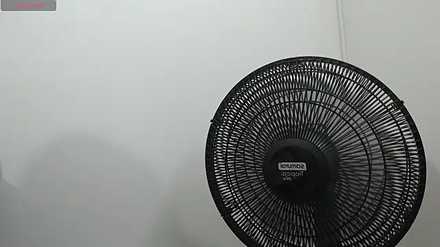 Snapshot of Aaliyah11 chatting on 03-15-25, 08:43 Aaliyah11 online show from 03-15-25, 08:43