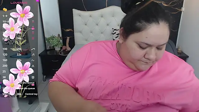 Snapshot of Aaliyah11 chatting on 03-20-25, 03:02 Aaliyah11 online show from 03-20-25, 03:02