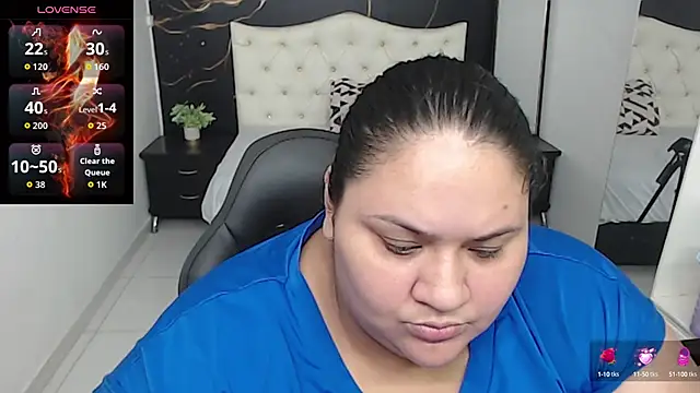 Snapshot of Aaliyah11 chatting on 10-14-25, 01:28 Aaliyah11 online show from 10-14-25, 01:28