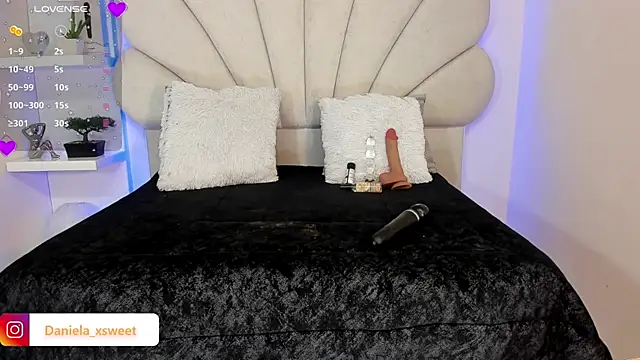 Danielaangelina online show from 11-23-25, 06:24