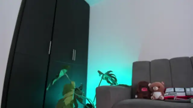 Snapshot of ggor4w33 chatting on 03-08-26, 02:21 ggor4w33 online show from 03-08-26, 02:21