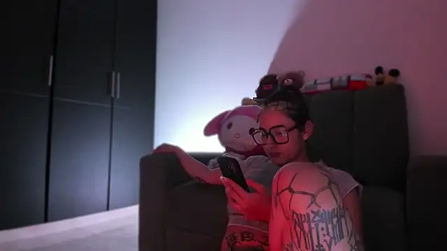 Snapshot of ggor4w33 chatting on 03-15-26, 11:44 ggor4w33 online show from 03-15-26, 11:44