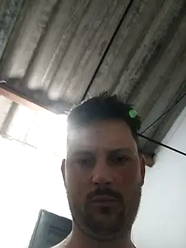 leocir081995 online show from 02-09-26, 12:36