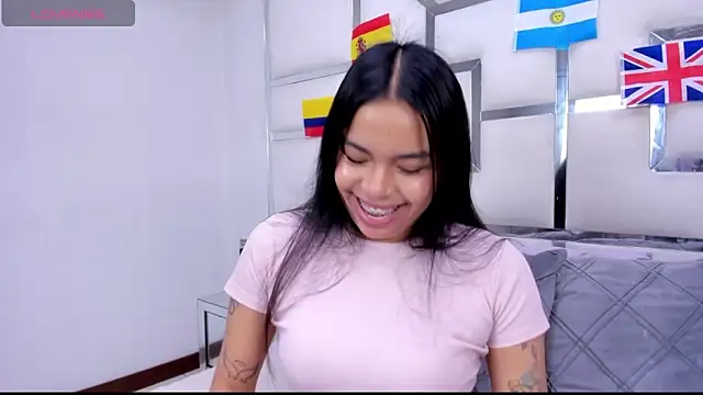 ZoeWan69 online show from 06-19-26, 12:53