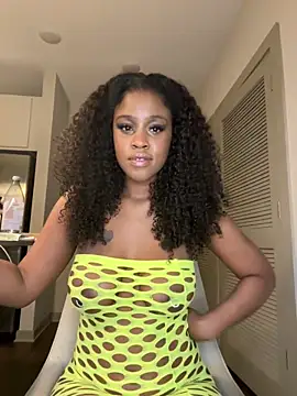 Snapshot of IndigoMystique chatting on 02-19-25, 07:39 IndigoMystique online show from 02-19-25, 07:39