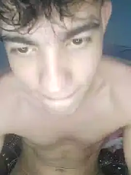 Snapshot of Santini26 chatting on 02-07-25, 11:45 Santini26 online show from 02-07-25, 11:45