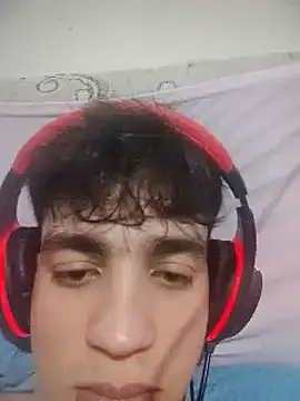 Snapshot of Santini26 chatting on 02-08-25, 02:47 Santini26 online show from 02-08-25, 02:47