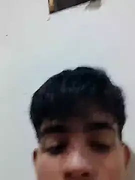 Snapshot of Santini26 chatting on 03-03-25, 06:44 Santini26 online show from 03-03-25, 06:44