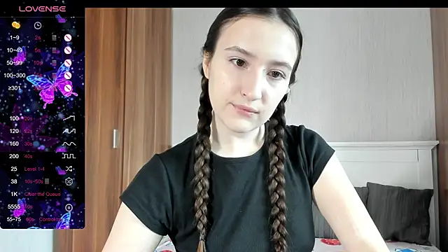 Snapshot of Cute__Nana chatting on 09-29-25, 06:18 Cute Nana online show from 09-29-25, 06:18