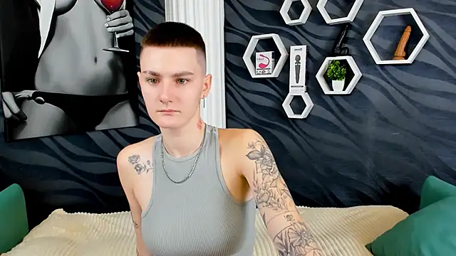 LindaBryantt online show from 02-09-25, 09:16
