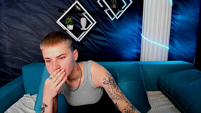 LindaBryantt online show from 03-18-25, 06:14