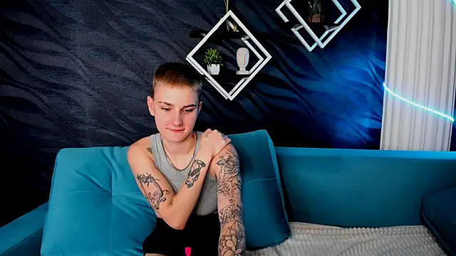 LindaBryantt online show from 03-18-25, 09:20