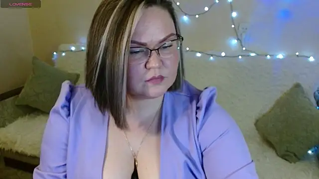 Vivien  wet online show from 02-03-25, 03:27