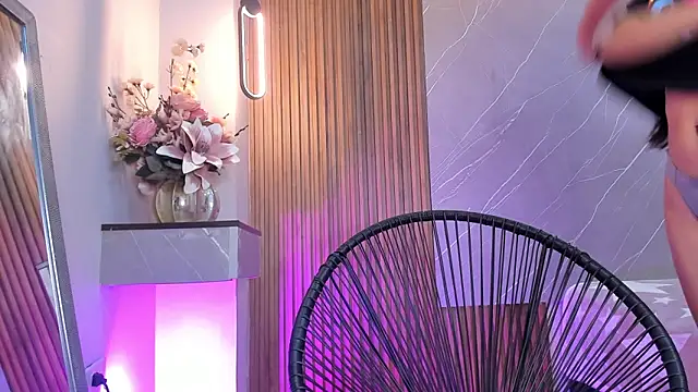 ariana jhonson1 online show from 03-12-25, 12:47