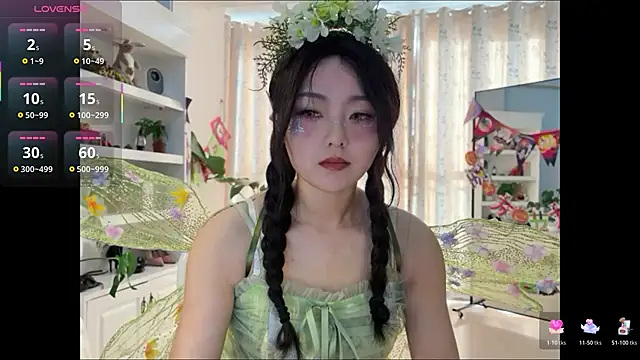 nanaliu6 online show from 10-26-25, 08:42