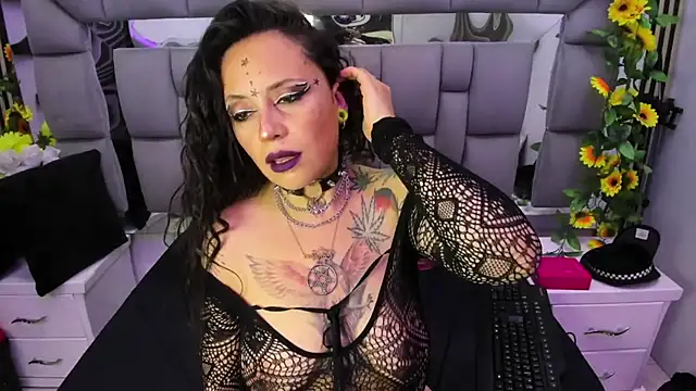 Fenix Lilith online show from 11-15-25, 01:07