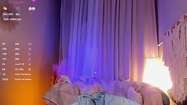 Snapshot of Agatha_Mott chatting on 03-09-25, 11:47 Agatha Mott online show from 03-09-25, 11:47