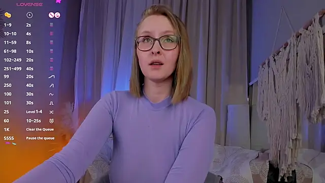 Snapshot of Agatha_Mott chatting on 03-15-25, 02:01 Agatha Mott online show from 03-15-25, 02:01