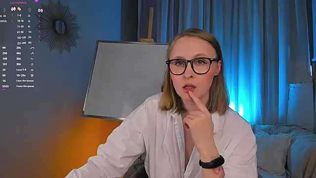 Snapshot of Agatha_Mott chatting on 03-21-25, 01:56 Agatha Mott online show from 03-21-25, 01:56