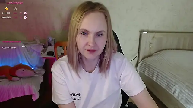 Snapshot of Agatha_Mott chatting on 11-03-25, 03:08 Agatha Mott online show from 11-03-25, 03:08