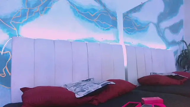 triana crimson online show from 09-23-25, 09:40