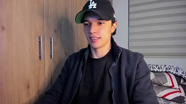 Snapshot of Mastrangelo_xxx chatting on 10-03-25, 01:24 Mastrangelo xxx online show from 10-03-25, 01:24