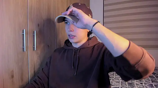 Snapshot of Mastrangelo_xxx chatting on 10-07-25, 02:20 Mastrangelo xxx online show from 10-07-25, 02:20