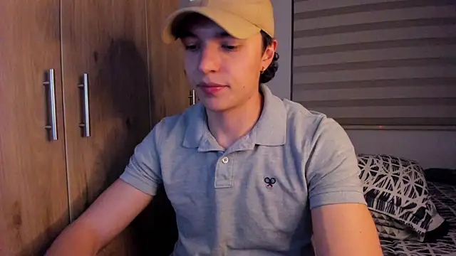 Snapshot of Mastrangelo_xxx chatting on 10-08-25, 04:10 Mastrangelo xxx online show from 10-08-25, 04:10