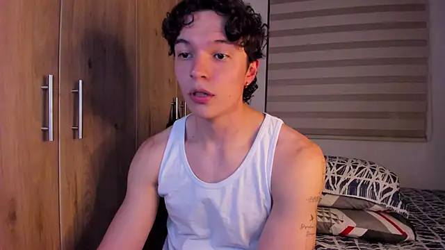 Snapshot of Mastrangelo_xxx chatting on 10-21-25, 04:57 Mastrangelo xxx online show from 10-21-25, 04:57