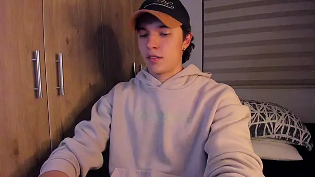 Snapshot of Mastrangelo_xxx chatting on 10-27-25, 03:10 Mastrangelo xxx online show from 10-27-25, 03:10