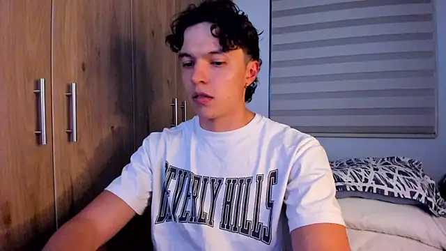 Snapshot of Mastrangelo_xxx chatting on 11-06-25, 04:35 Mastrangelo xxx online show from 11-06-25, 04:35