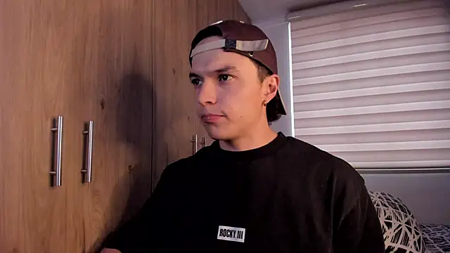 Snapshot of Mastrangelo_xxx chatting on 11-19-25, 09:26 Mastrangelo xxx online show from 11-19-25, 09:26