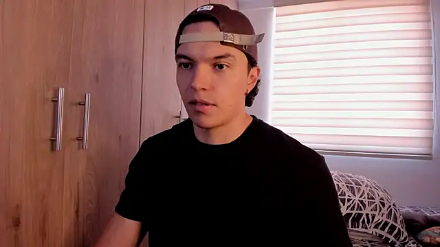 Snapshot of Mastrangelo_xxx chatting on 11-22-25, 07:57 Mastrangelo xxx online show from 11-22-25, 07:57