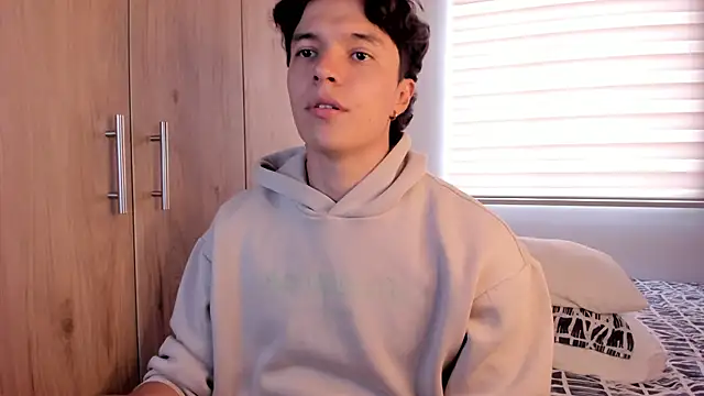 Snapshot of Mastrangelo_xxx chatting on 11-25-25, 08:09 Mastrangelo xxx online show from 11-25-25, 08:09