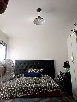 Snapshot of liamlara chatting on 02-21-25, 02:59 liamlara online show from 02-21-25, 02:59