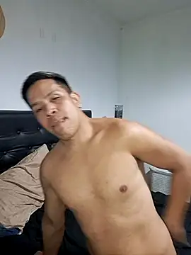 Snapshot of liamlara chatting on 09-20-25, 02:01 liamlara online show from 09-20-25, 02:01