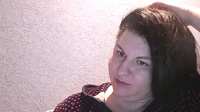 KiraSwee online show from 11-30-25, 05:28