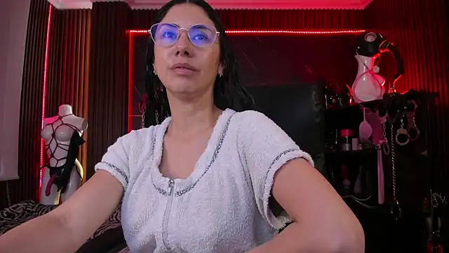 XiaQueen online show from 10-30-25, 11:22