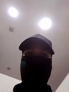 Snapshot of 1Dseralmora2 chatting on 10-22-25, 08:36 1Dseralmora2 online show from 10-22-25, 08:36