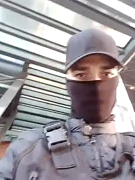 Snapshot of 1Dseralmora2 chatting on 10-26-25, 01:17 1Dseralmora2 online show from 10-26-25, 01:17