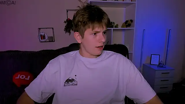 Snapshot of jimmie_hot chatting on 10-08-25, 01:20 jimmie hot online show from 10-08-25, 01:20