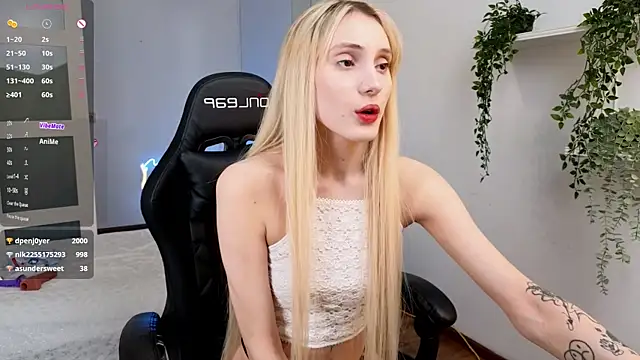 Snapshot of elliefrost chatting on 02-07-25, 11:55 elliefrost online show from 02-07-25, 11:55