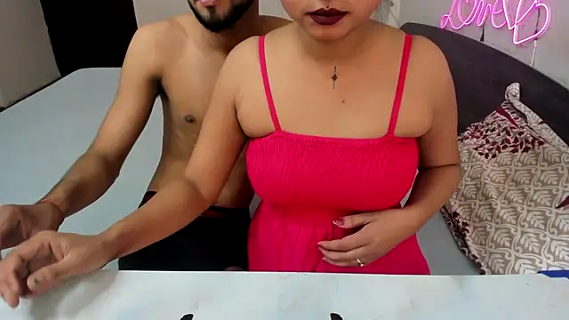 Queen Couple online show from 09-10-25, 05:51