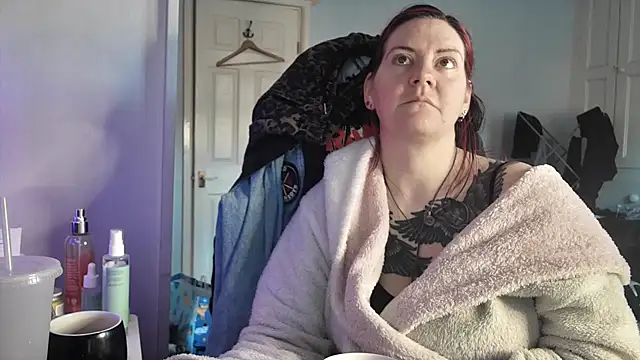 Snapshot of AureliaXOX chatting on 11-26-25, 09:43 AureliaXOX online show from 11-26-25, 09:43