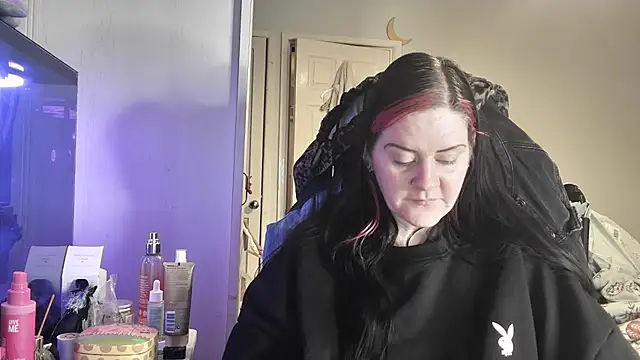 Snapshot of AureliaXOX chatting on 11-30-25, 04:44 AureliaXOX online show from 11-30-25, 04:44