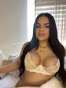 Snapshot of mrsbellanova chatting on 10-08-25, 12:36 mrsbellanova online show from 10-08-25, 12:36