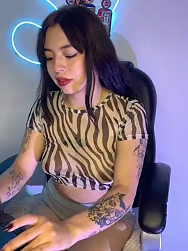 Snapshot of Valu_euphoria chatting on 12-18-25, 08:48 Valu euphoria online show from 12-18-25, 08:48