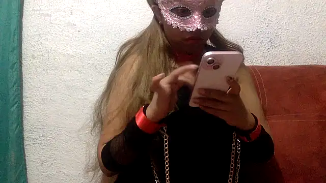 Snapshot of sharonlopez9611 chatting on 02-16-25, 05:26 sharonlopez9611 online show from 02-16-25, 05:26