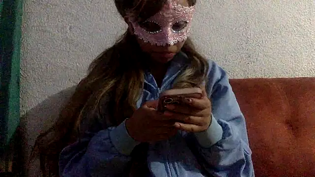 Snapshot of sharonlopez9611 chatting on 02-17-25, 05:25 sharonlopez9611 online show from 02-17-25, 05:25